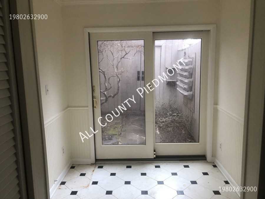 43 Old Post Rd - Photo 4 of 9