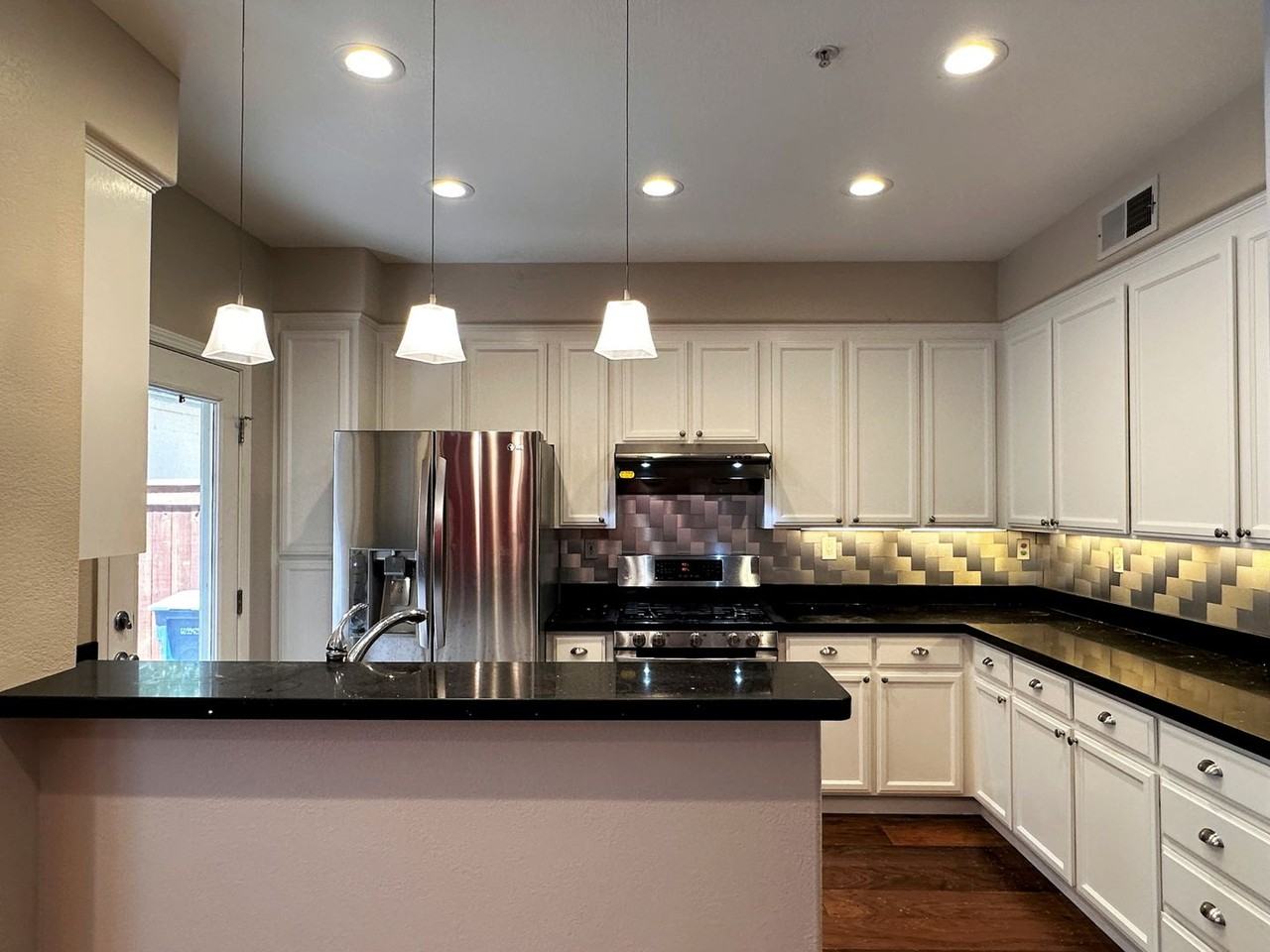 42 Arnold Dr - Photo 7 of 30