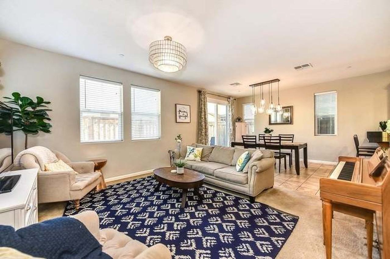 2093 Camino Real Way - Photo 7 of 33