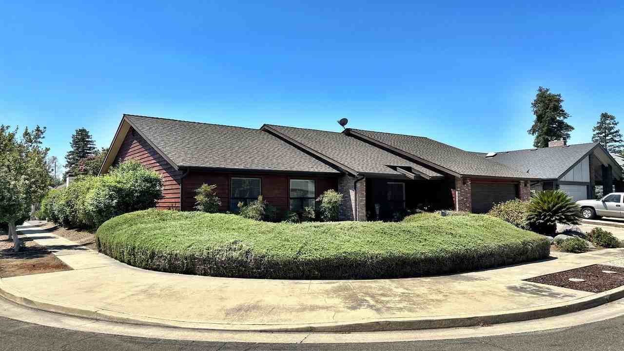 475 E Mercedes St - Photo 2 of 50