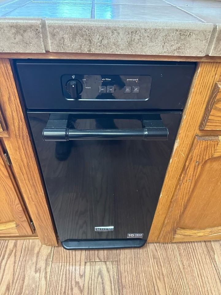 475 E Mercedes St - Photo 7 of 50