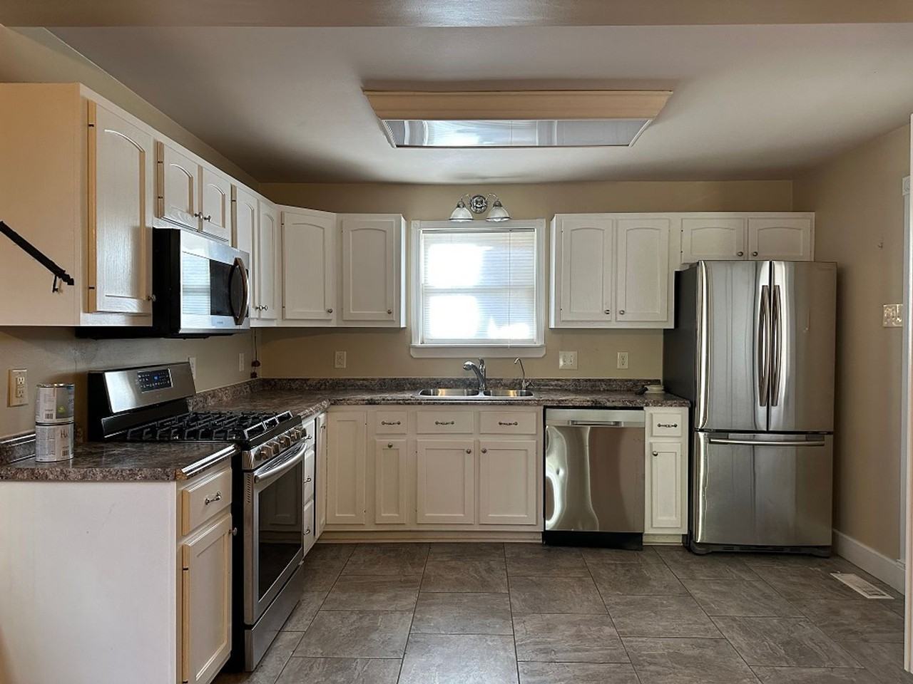 803 3rd St - Photo 6 of 15