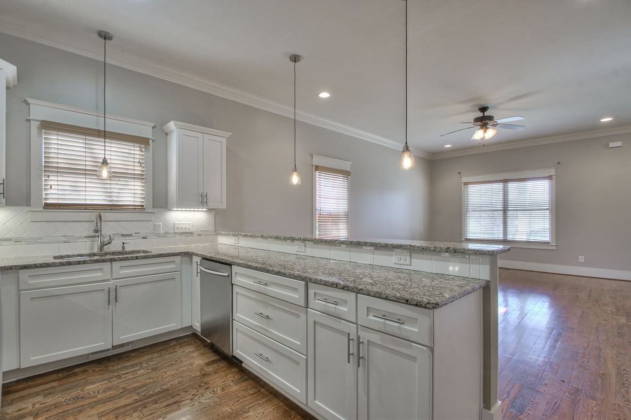 1327A Meridian St - Photo 4 of 46