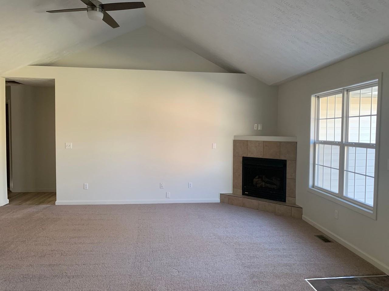 4539 W Kingsbury St - Photo 6 of 14