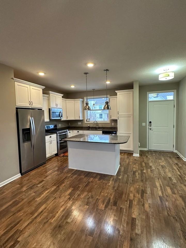 8528 Ellet Cir - Photo 2 of 12