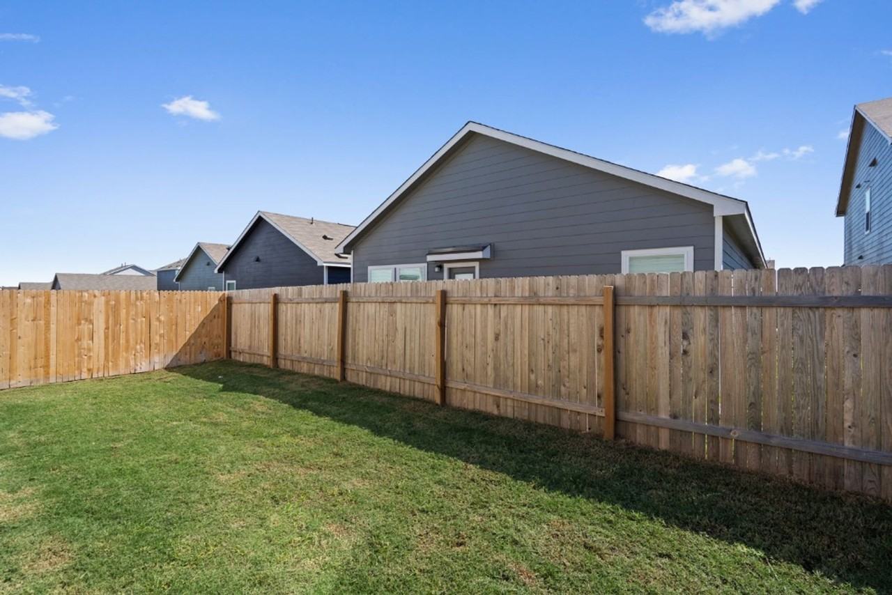 230 Gabbro Gdns - Photo 7 of 24