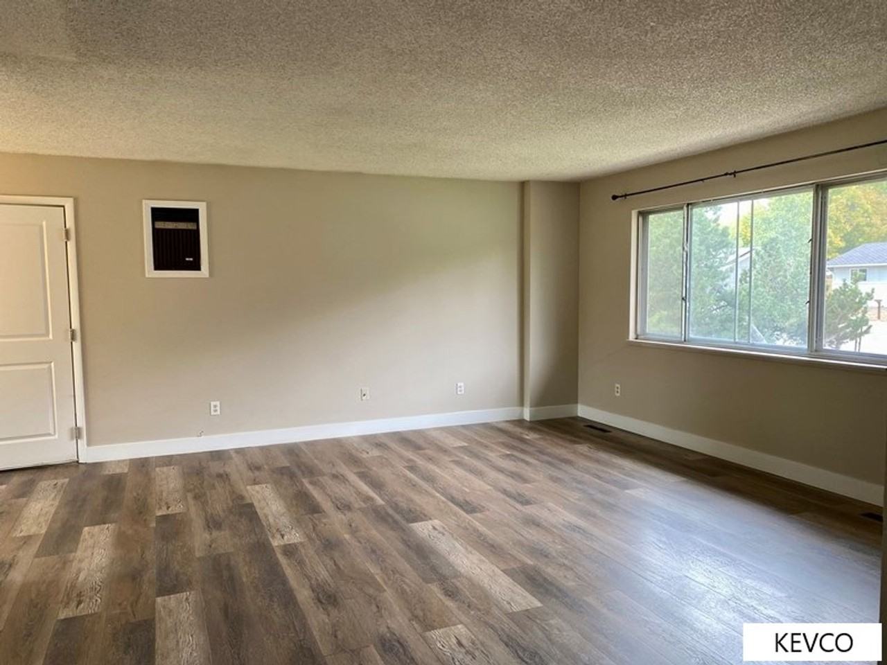 820 Rocky Rd - Photo 3 of 19