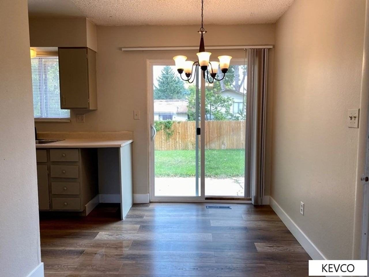 820 Rocky Rd - Photo 4 of 19