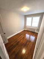 1237 Queen St Ne - Photo 1 of 1