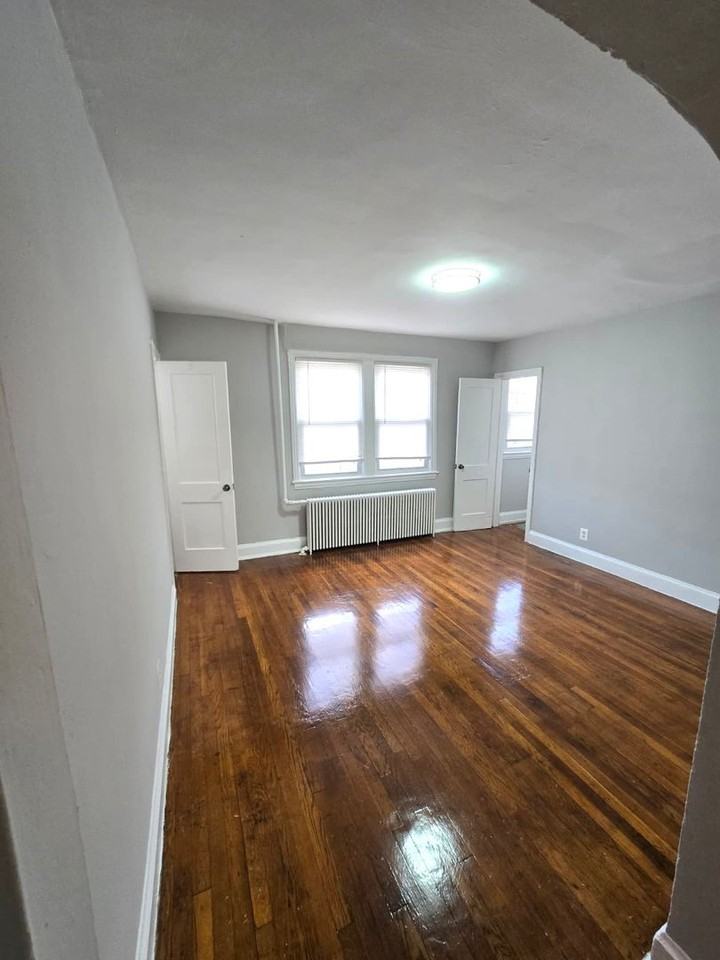 1237 Queen St Ne - Photo 4 of 10