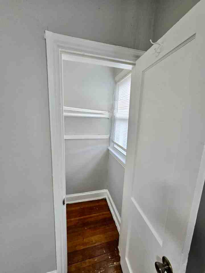 1237 Queen St Ne - Photo 5 of 10