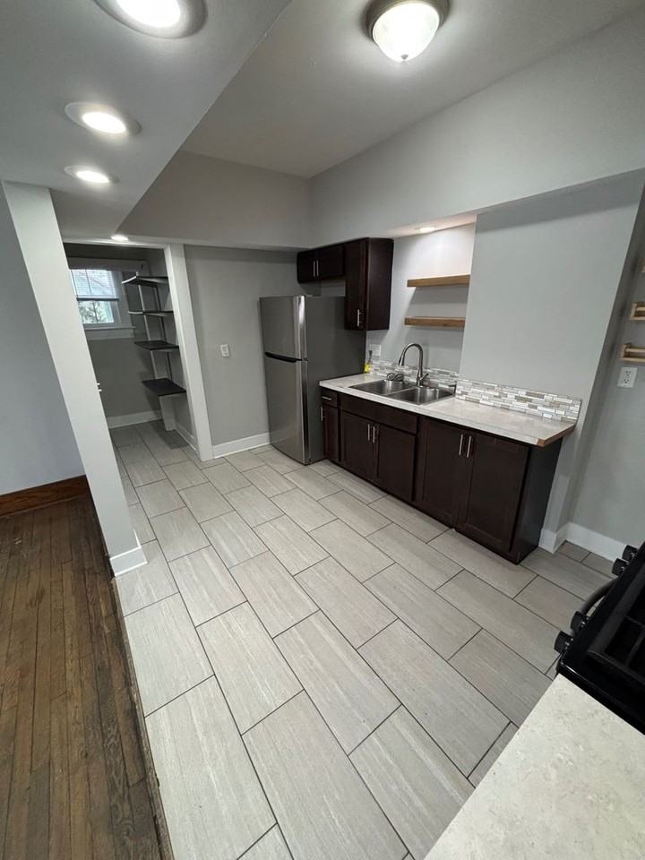 827 Watson St Sw - Photo 3 of 14