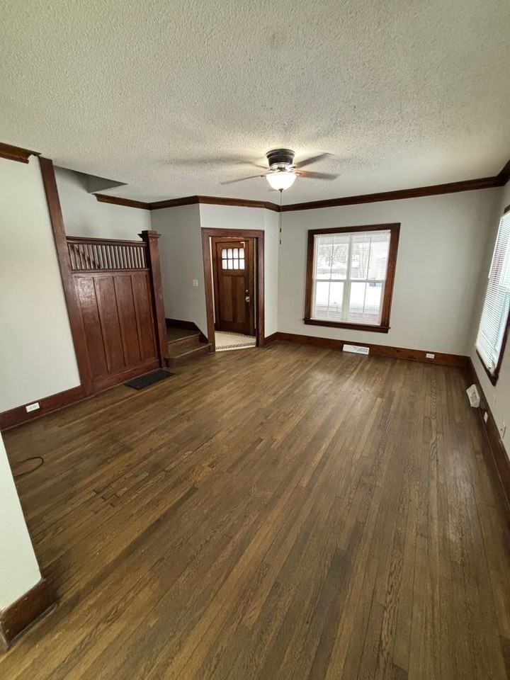 827 Watson St Sw - Photo 5 of 14