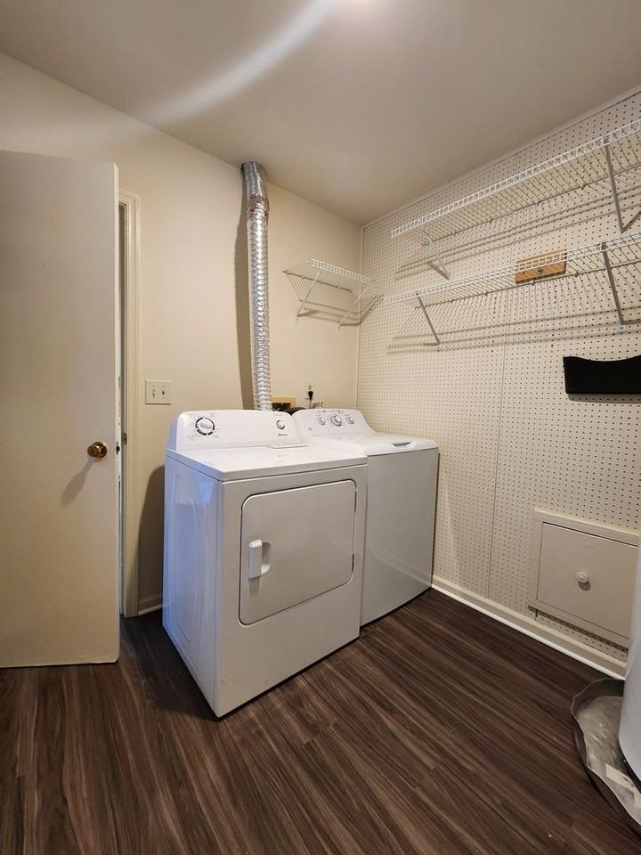 339 Bennington Rd - Photo 6 of 13