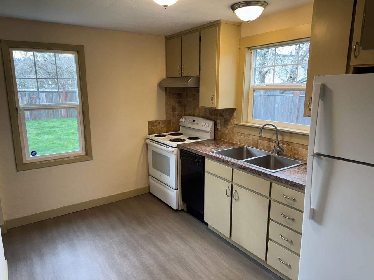 1770 W 18th Ave - Photo 6 of 23