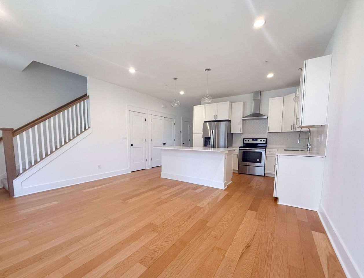 155 Allison Way - Photo 3 of 35