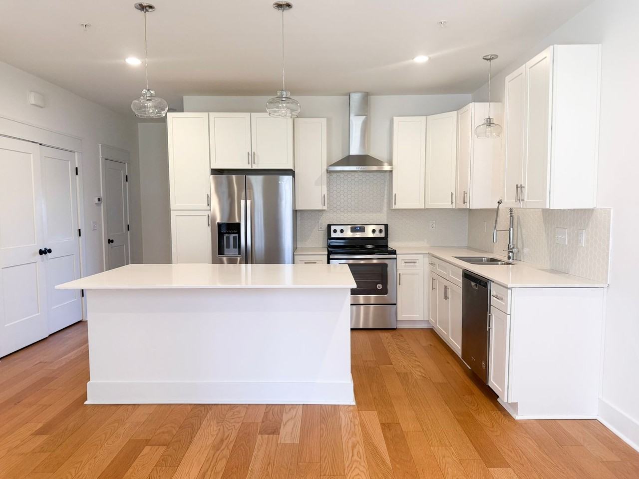 155 Allison Way - Photo 4 of 35