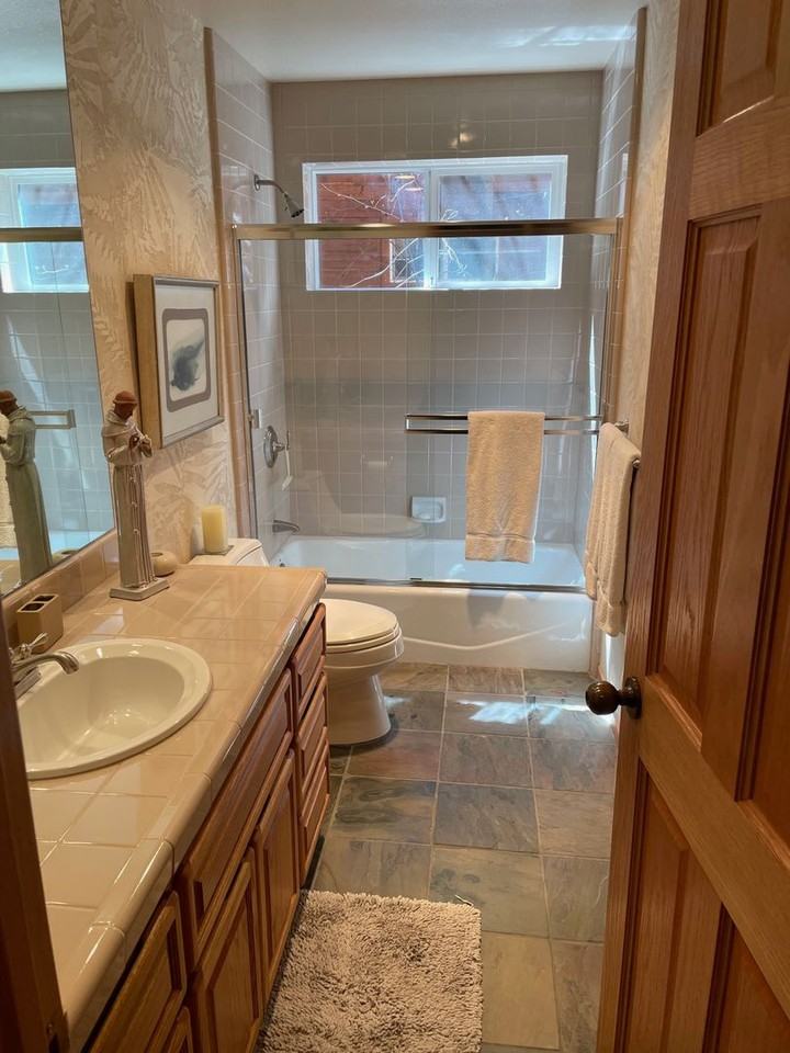 198 Country Club Dr - Photo 3 of 17