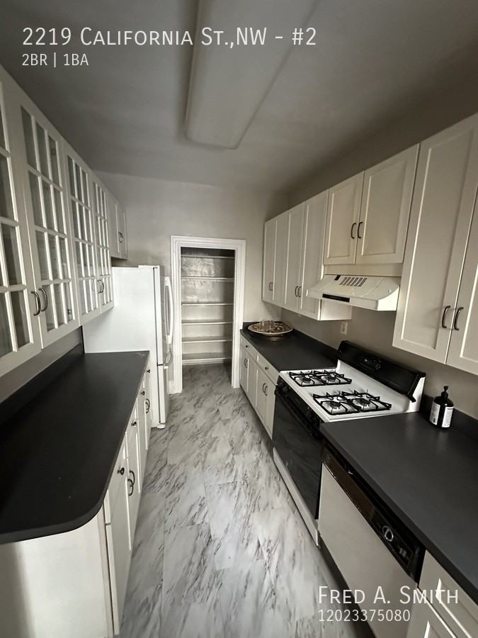2219 California St Nw #2 - Photo 5 of 10