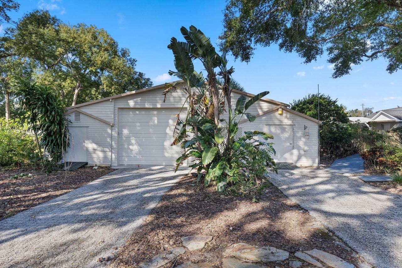 7102 Wright Ave - Photo 2 of 42