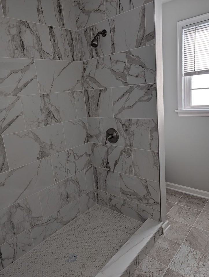 619 W Kings Hwy - Photo 2 of 10