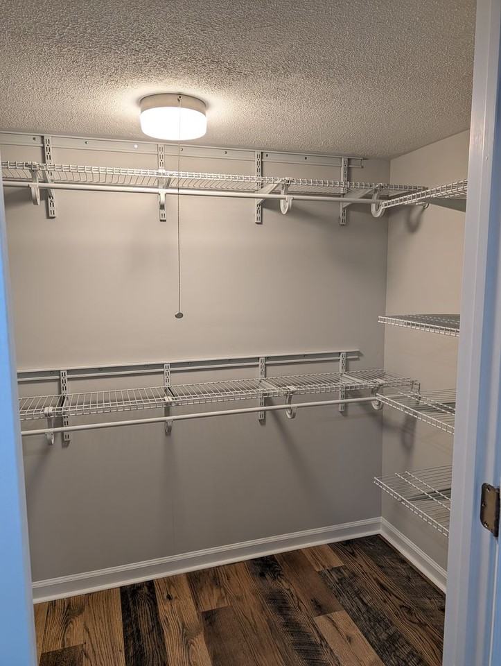 619 W Kings Hwy - Photo 4 of 10