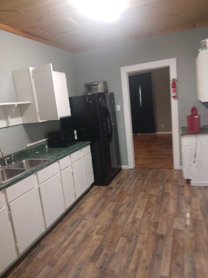 121 Baggett St - Photo 2 of 6