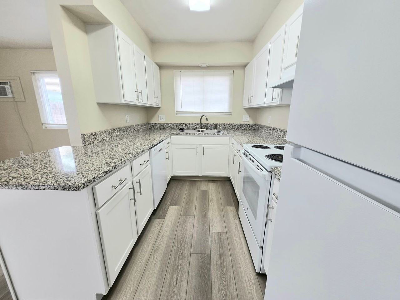 E Street (1848) - Photo 3 of 14