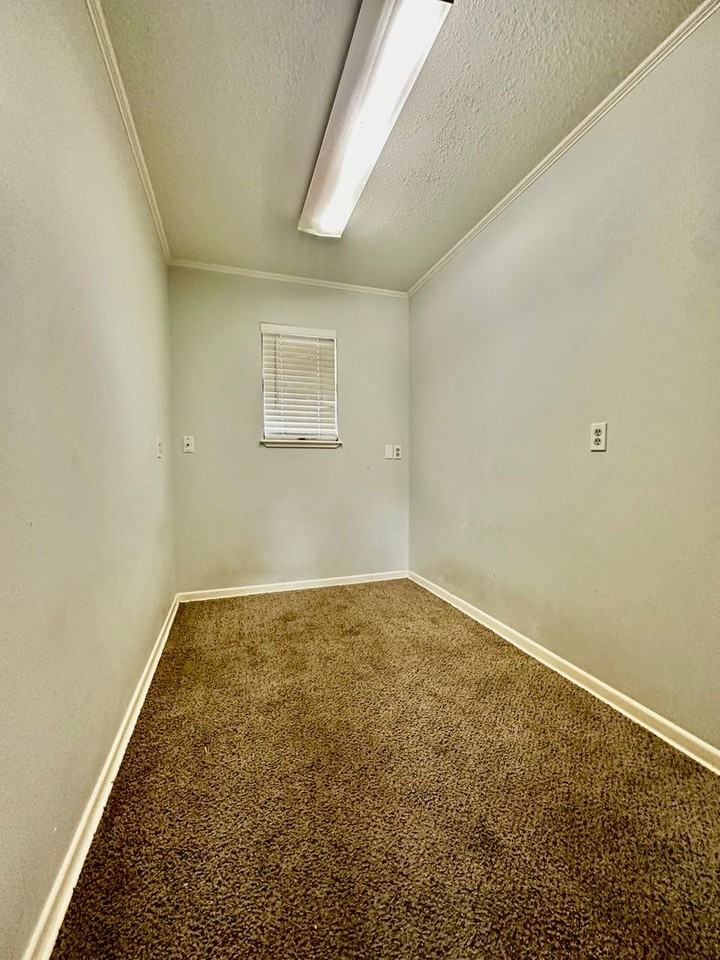 804 Olympic Dr - Photo 6 of 12