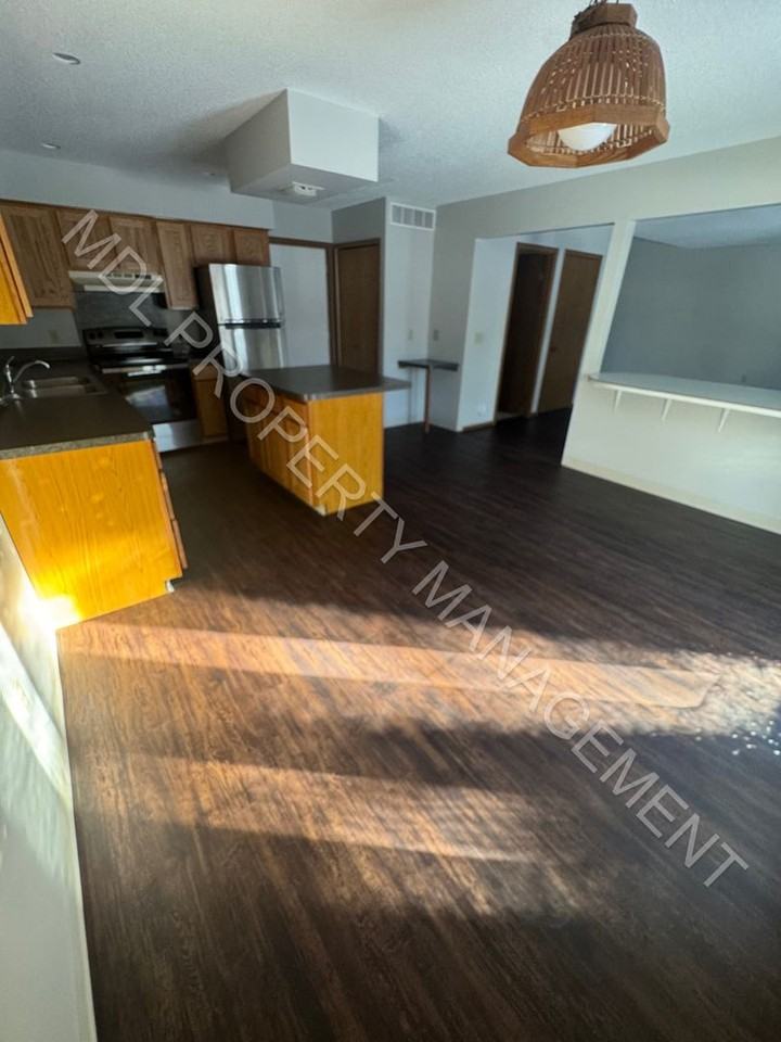 2345 Darwin Ln - Photo 3 of 7