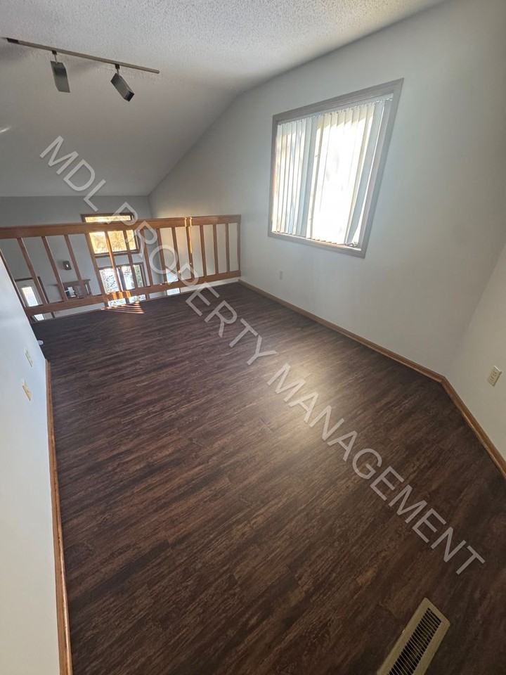 2345 Darwin Ln - Photo 5 of 7