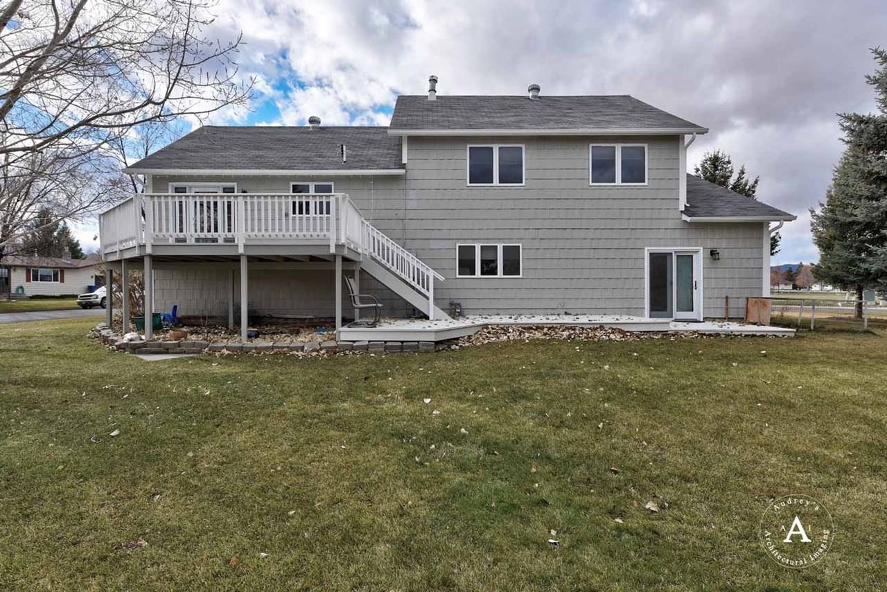 4119 Wolverine Dr - Photo 2 of 24