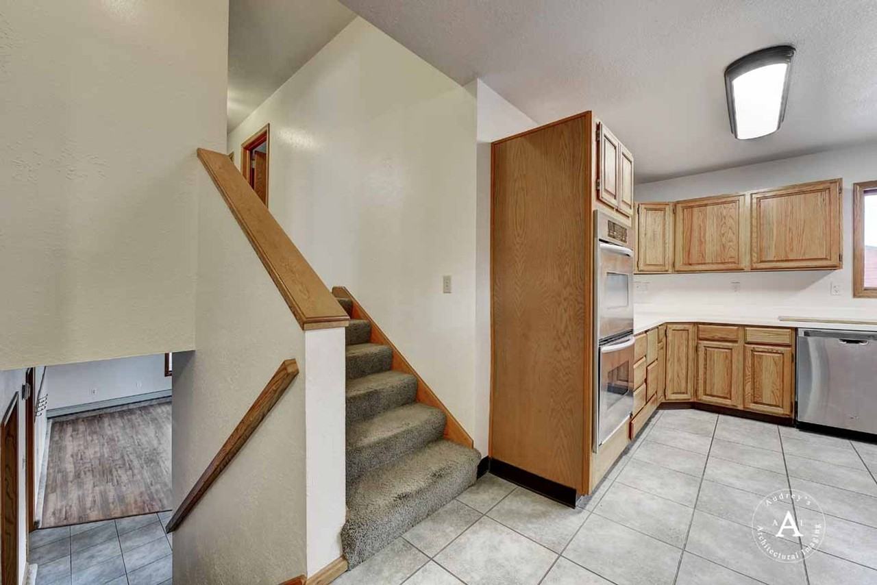 4119 Wolverine Dr - Photo 6 of 24