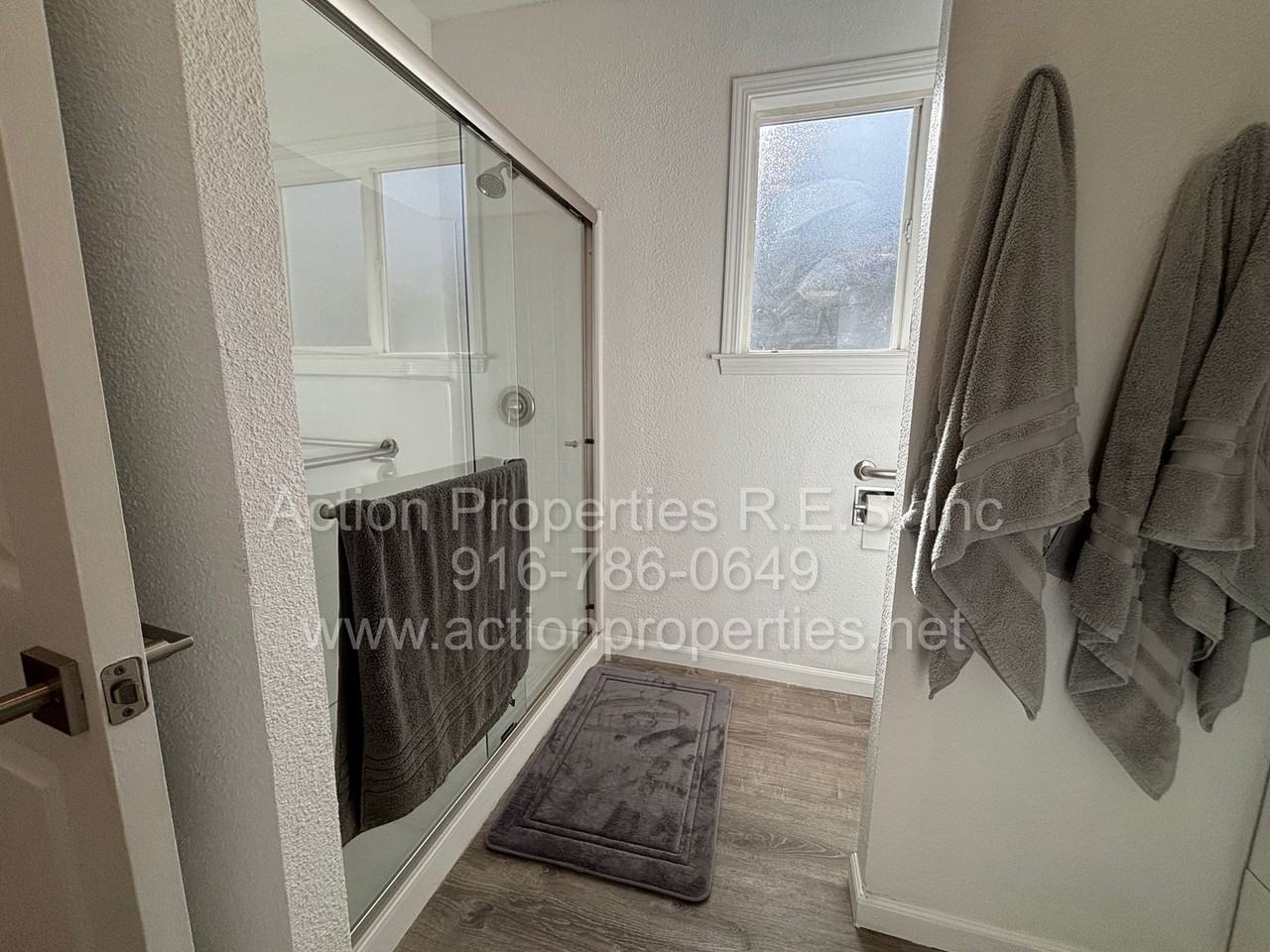 515 Oak St - Photo 5 of 11