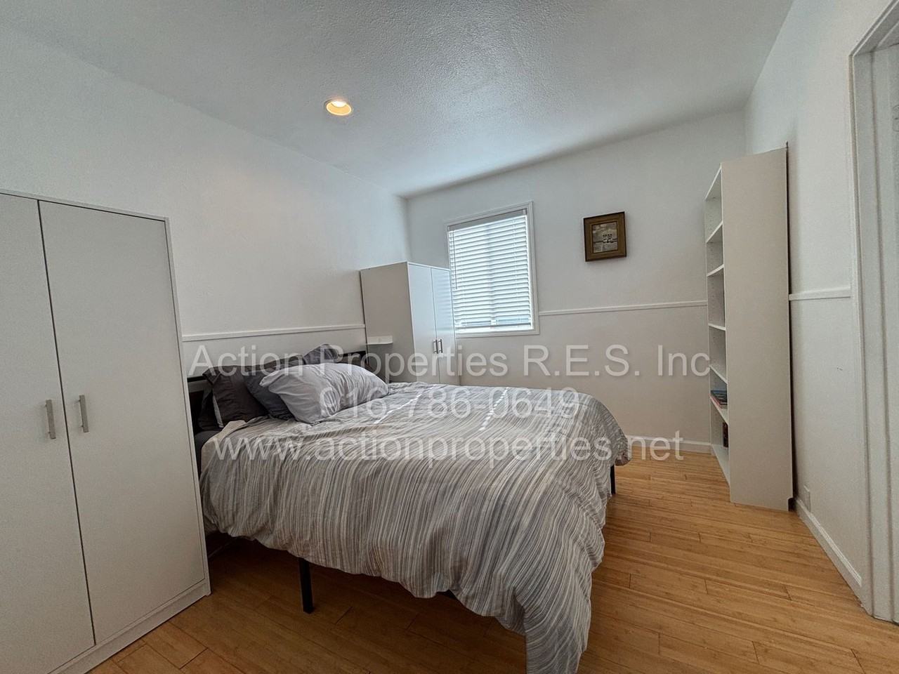 515 Oak St - Photo 7 of 11