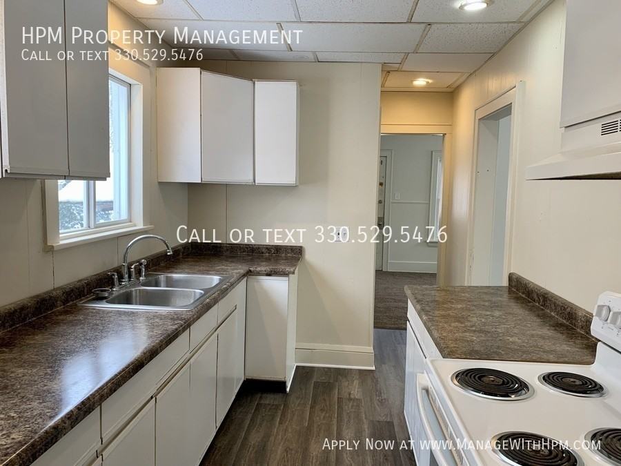 1221 Girard St - Photo 6 of 11