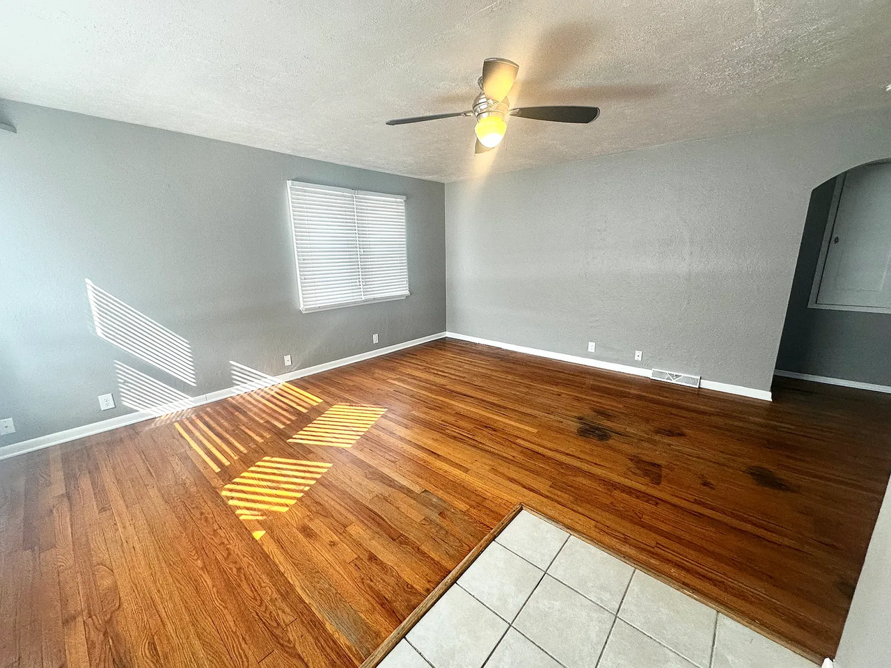 6110 Pratt St - Photo 2 of 13