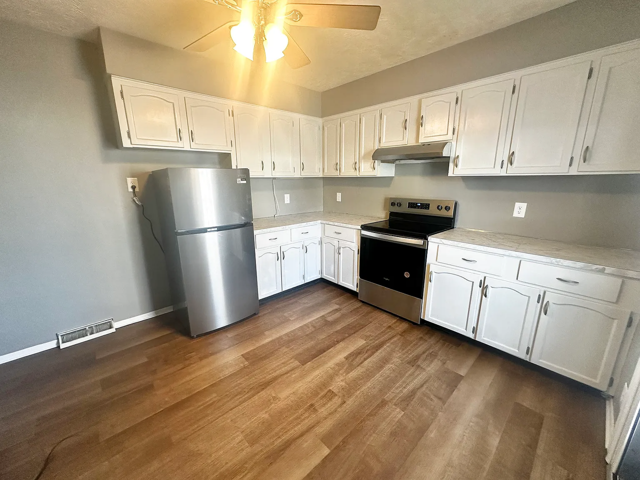 6110 Pratt St - Photo 4 of 13