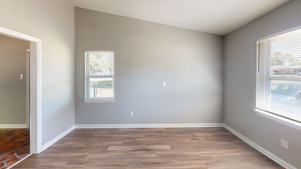 938 Bramblewood Ln - Photo 4 of 10