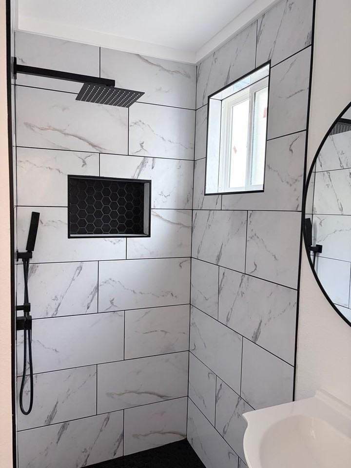 8223 S Main St - Photo 6 of 19