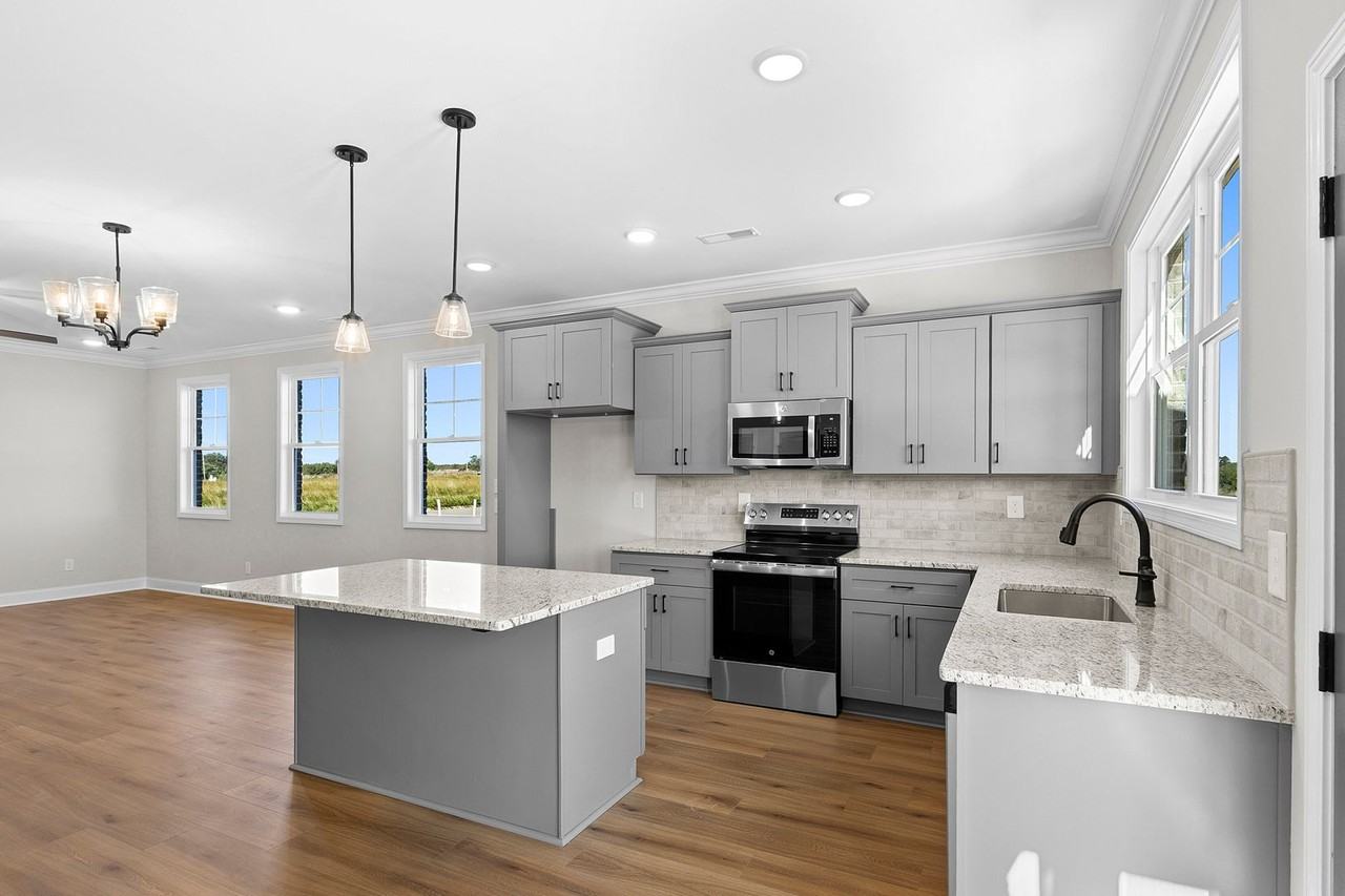 241 Susan Lynn Dr - Photo 7 of 7