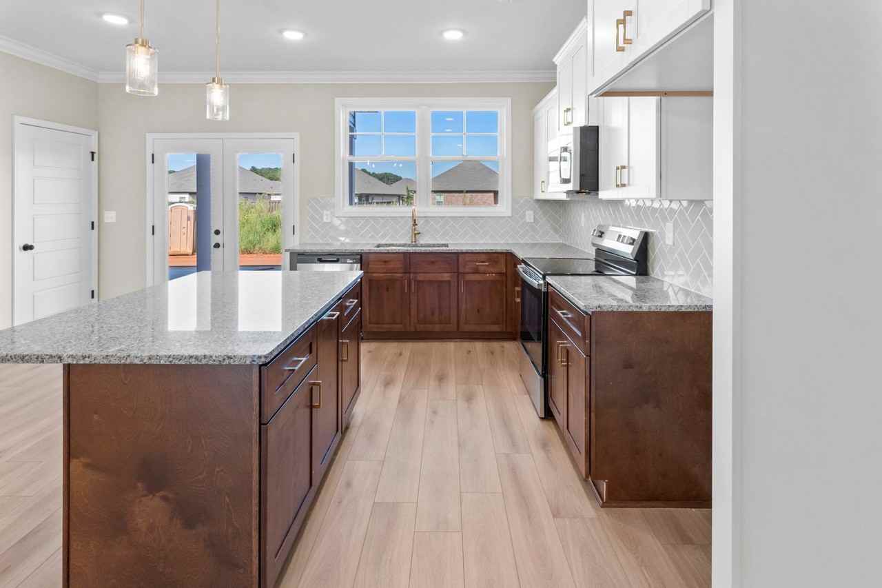 243 Susan Lynn Dr - Photo 4 of 24