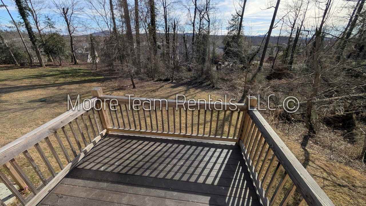 Fairfield Apartments - Photo 6 of 27