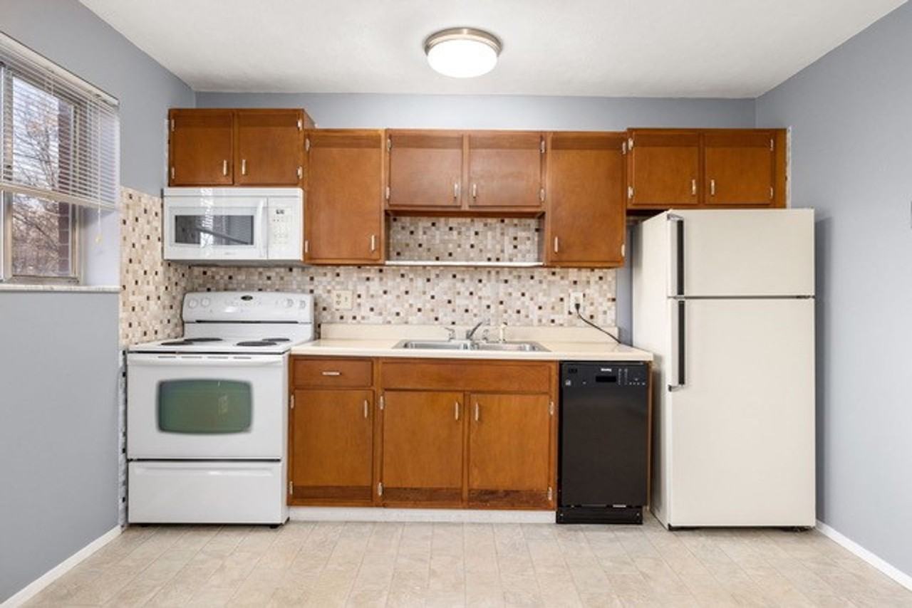 3515 Woodson Rd - Photo 6 of 18