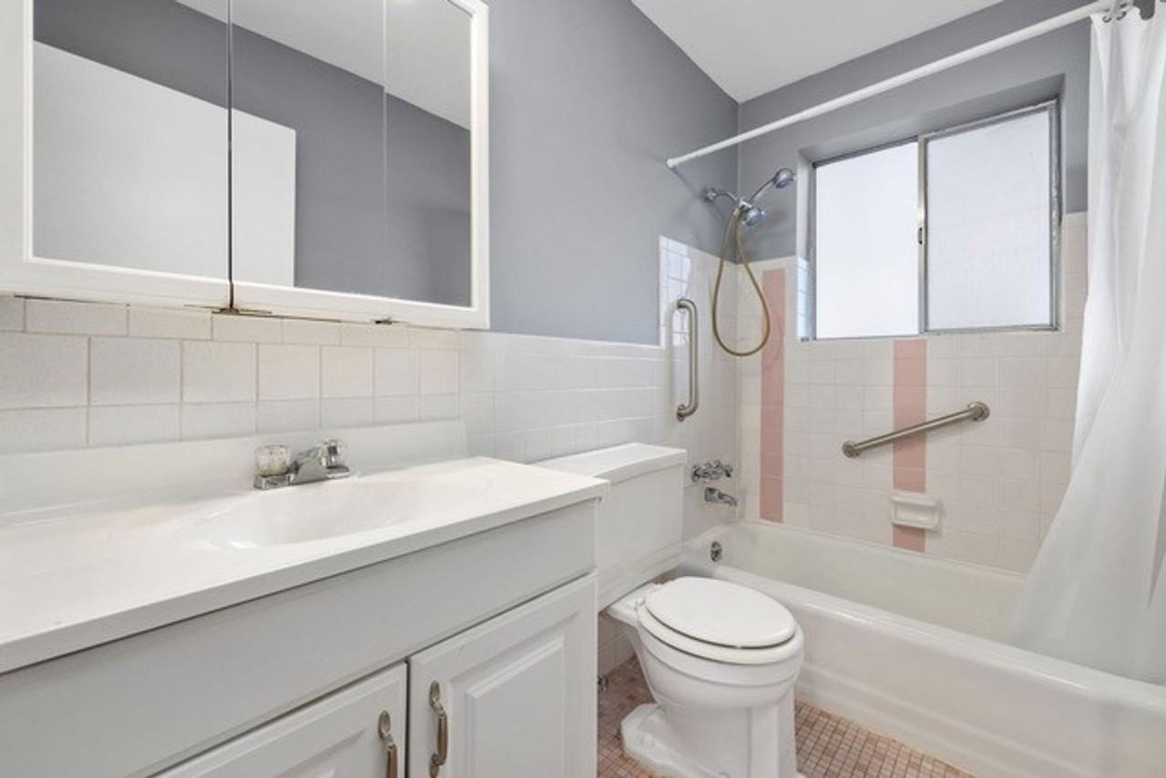 3515 Woodson Rd - Photo 7 of 18