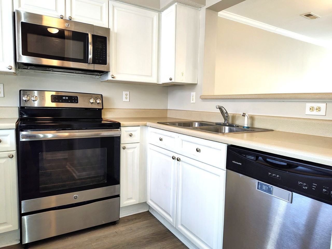 4122 Melrose Club Dr - Photo 3 of 24