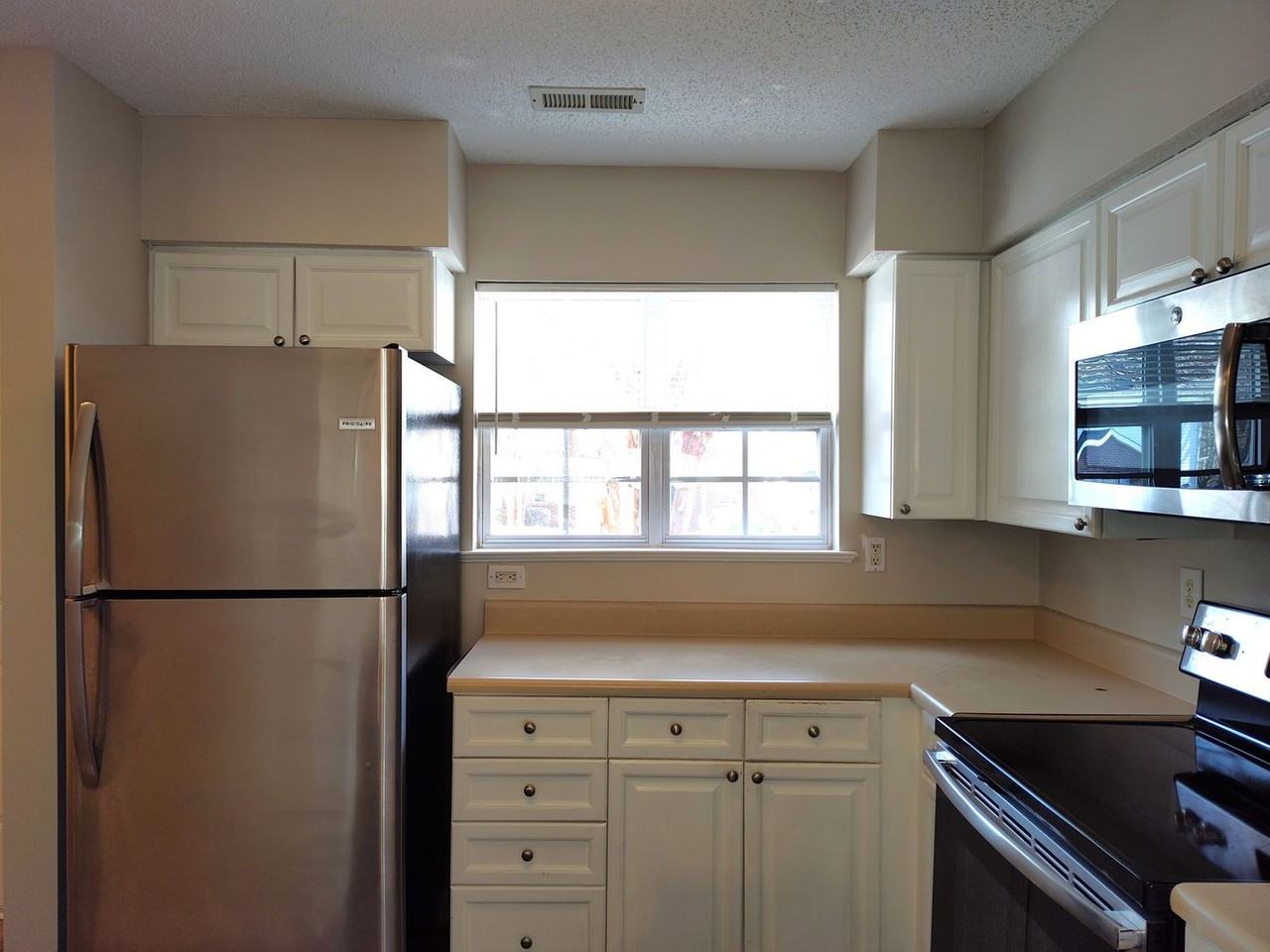 4122 Melrose Club Dr - Photo 5 of 24