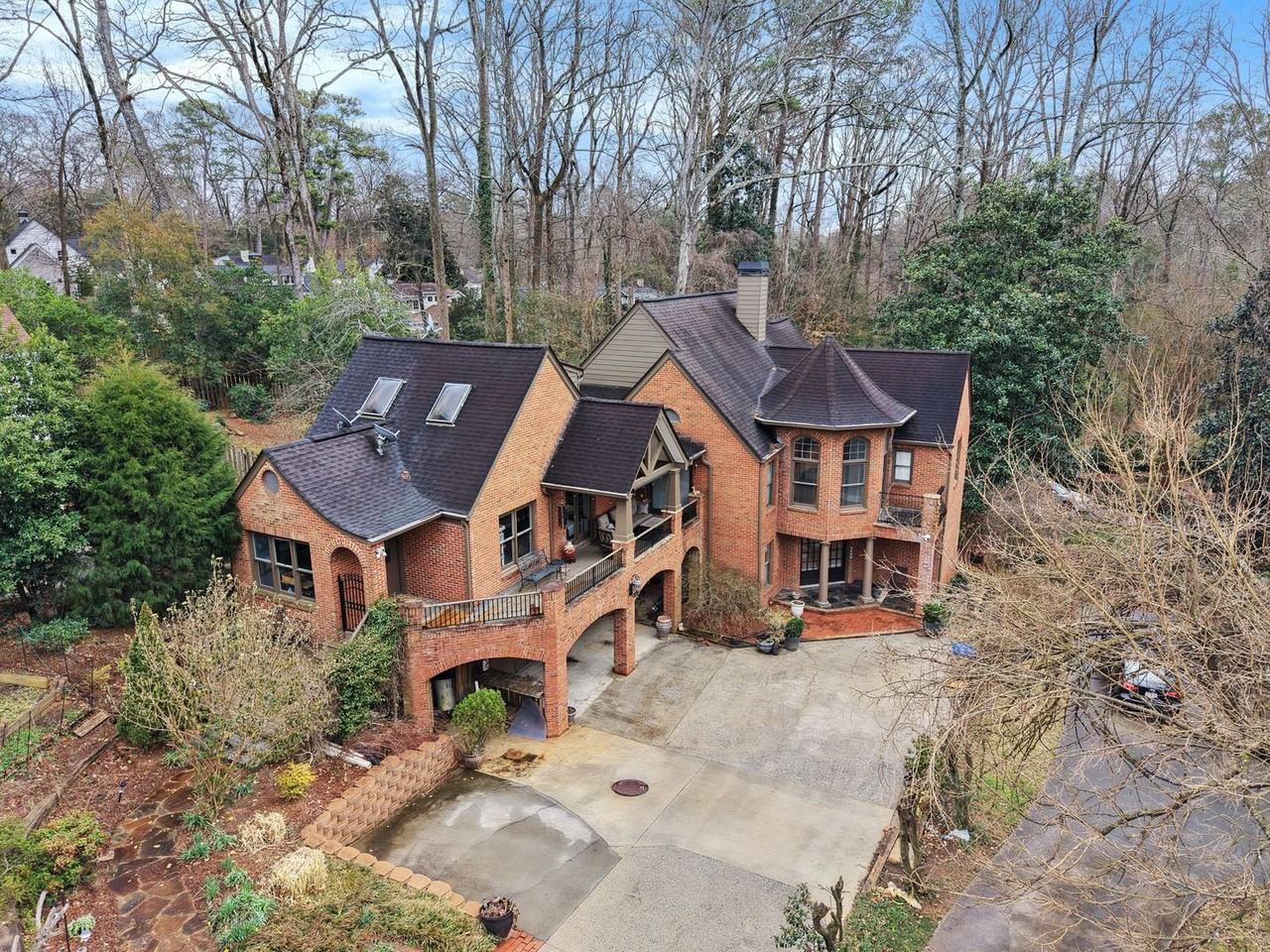 1917 N Decatur Rd Ne - Photo 2 of 25