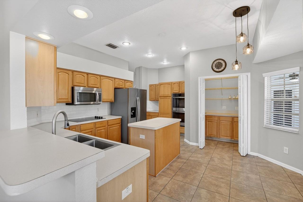 11304 Balm Riverview Rd - Photo 2 of 45
