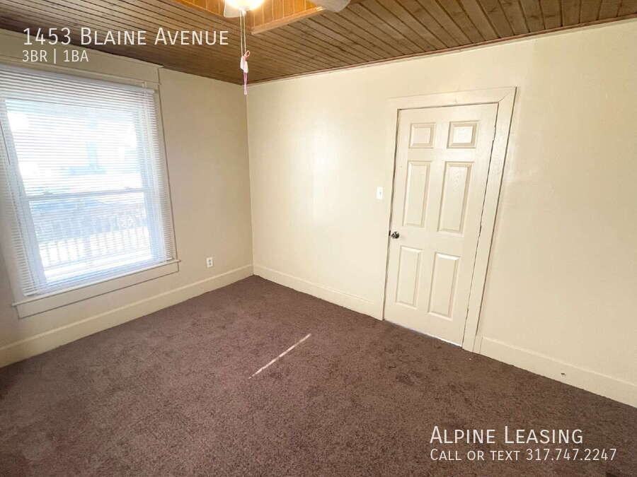 1453 Blaine Ave - Photo 3 of 7